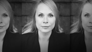 Подробнее о статье Притча про женщину, которая хотела быть счастливой…и стала ею. Спектакль «Как я пришла в сознание», театр Практика