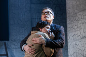 Подробнее о статье Спектакль «Разговоры после погребения», LA’Театр. Фоторепортаж