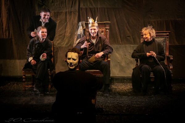 Сказка-неотвязка: «Про Федота-стрельца» в Театре им. Ленсовета