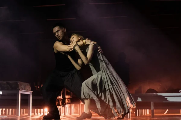 «Открылась бездна, звёзд полна». В Театре имени Гоголя разыгралась «Гроза»  