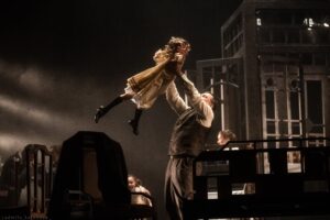 Подробнее о статье Премьера в РАМТ. Спектакль «Леопольдштадт». Фоторепортаж