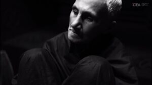 Подробнее о статье «Если вы увидите его, скажите, что я по нему очень скучаю». Спектакль «Бродячая. Бездомная. Дохлая собака» на международном фестивале Onlife iDEA Fest