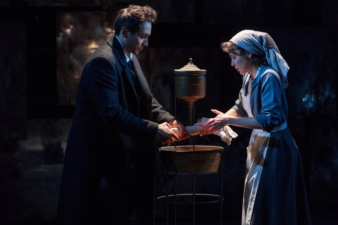 спектакль шинель в. театр гоголя отзывы о спектаклях. комедия ревизор в театре. театр гоголя отзывы о спектаклях. спектакль город гоголь театр ленсовета.