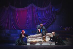 Подробнее о статье «Триумф времени и разочарования» Елизаветы Мороз: критическое мышление спасет мир