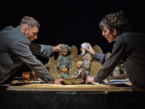 Подробнее о статье Куклы, свет и «Прогресс»: Воронежские гастроли театра «Таратумб»