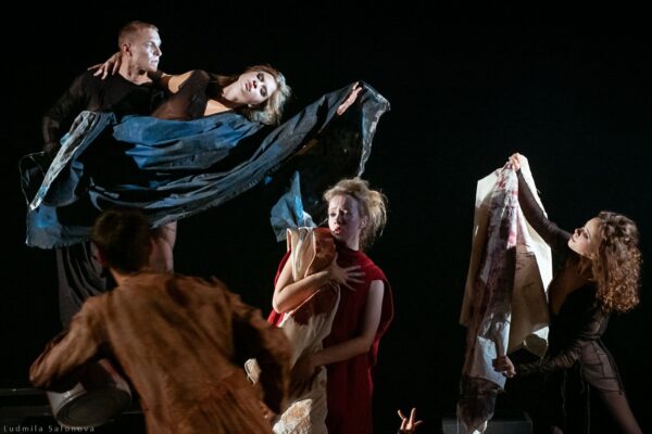 Премьера спектакля «Ночь перед Рождеством» в Театре Вахтангова. Фоторепортаж