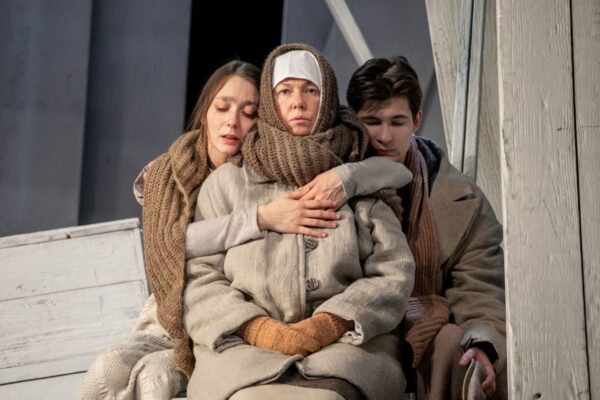 «Оружие сердец» в Молодежном театре на Фонтанке