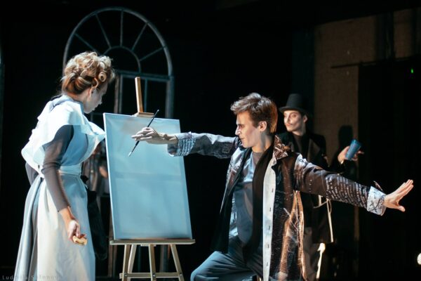 Родом из детства. Премьера спектакля Аси Князевой «Дневник писателя»