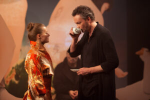 Подробнее о статье Премьера в Театре на Таганке. Спектакль «Леди Макбет Мценского уезда». Фоторепортаж