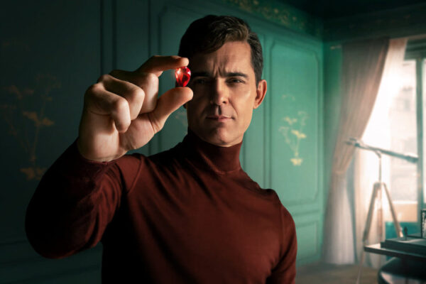 Кино на диване. 10 новых сериалов разных жанров из разных стран