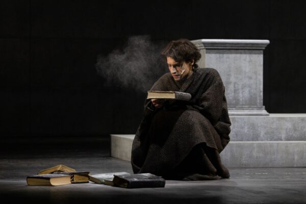 «Скрипка, звучащая в пустом пространстве». «Приглашение на казнь» в Театре Ермоловой