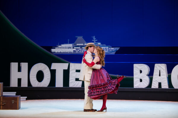 Итальянские страсти на сцене Театра Пушкина – комедия «Человек и джентльмен»