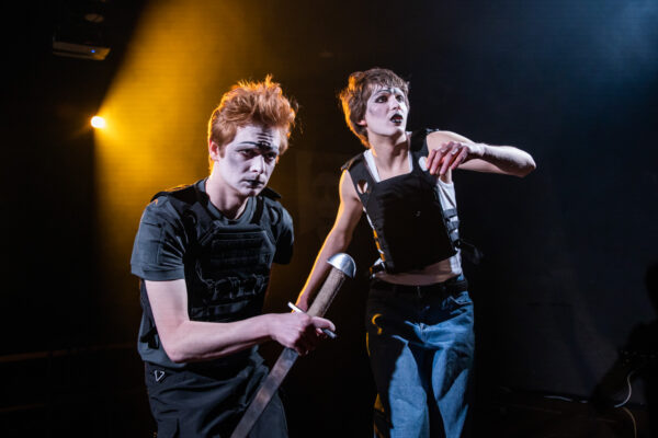 «Тристан» – экстремальная комикс-клоунада в театре «Практика»