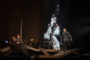 Подробнее о статье «О моя мягкосердечная Русь, как ты прекрасна!» В Театре Гоголя показали премьеру Полины Агуреевой «Соборяне»