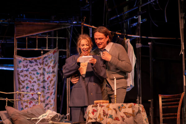 На сцену «Современника» возвращается спектакль «Двое на качелях»