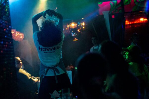 Лимонная тарталетка с пригаром. Премьера гастроспектакля «Рийстафель, техно и страна чудес», ресторан «Simach в Недальнем»