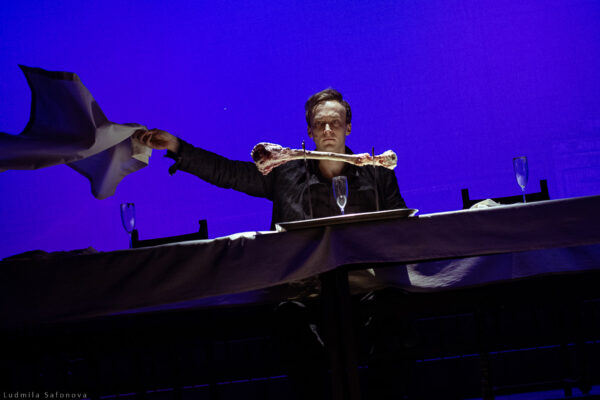 Трагедия маленького человека в новом спектакле МХТ им.Чехова – «Голод»