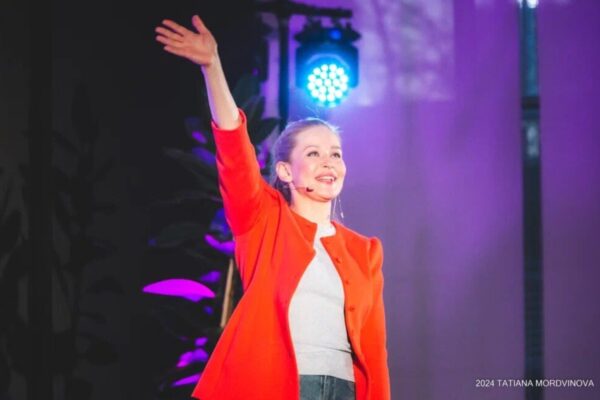 Презентация книги Юлии Пересильд «‎Это космос, детка!» 