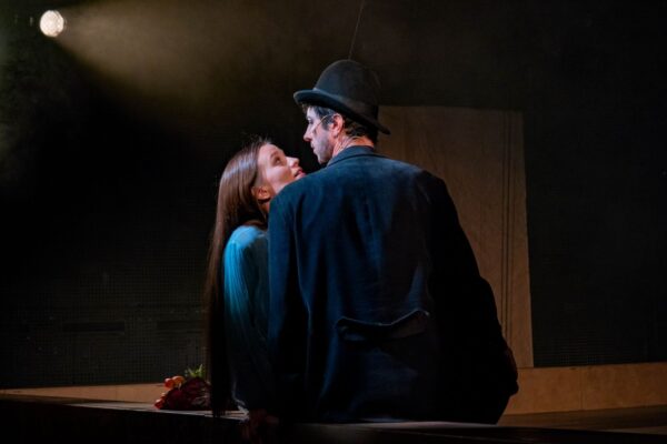 Драма в упаковочной бумаге. Спектакль «Люблинский штукарь», театр «Шалом»