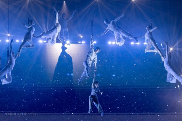 Премьера мультимедийного театрально-циркового спектакля «Антигравитация»