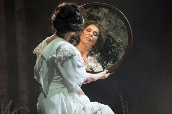 «По Руси» – премьера на Симоновской сцене Театра Вахтангова