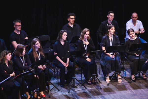 «Это мой совет: будьте счастливы». Мастер-класс Теодора Курентзиса по хоровому дирижированию