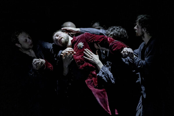 Между волком и вошью. Спектакль «Пугачев», Мастерская Петра Фоменко