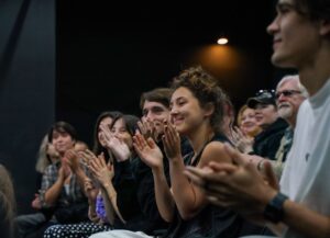 Подробнее о статье Премьеры, новое пространство и экспериментальные форматы: театр «Шалом» объявил планы на сезон 2024/2025