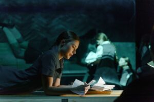 Подробнее о статье Снова в школу. Спектакль «Чужие письма», театр «Практика»