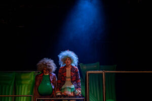 Подробнее о статье Премьера спектакля «Чужой ребенок» в Театре на Таганке. Фоторепортаж