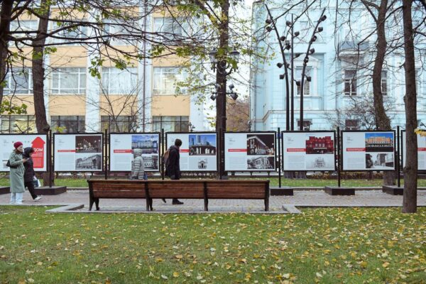 История и современность московских театров. Фестиваль «Уроки режиссуры» открывает масштабную выставку на Страстном бульваре