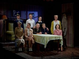 Подробнее о статье Больше хрупкости и хороших людей. В Театре Табакова перевыпустили спектакль Алены Лаптевой «Старший сын»