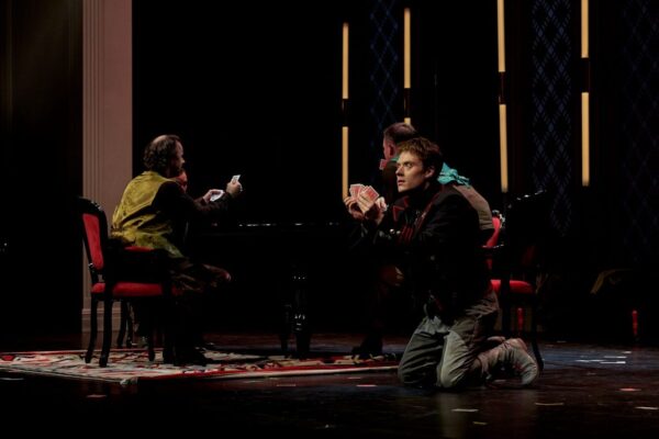 Первая премьера в год 100-летия Московского академического театра сатиры. Спектакль «Игроки»