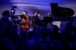 Подробнее о статье Классика, авангард, кино, искусственный интеллект, виолончель. В Москве прошел XVI Международный фестиваль VIVACELLO