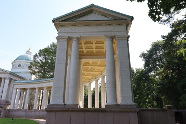 Путешествие через время и архитектуру: аудио-променад, вдохновленный наследием Романа Клейна