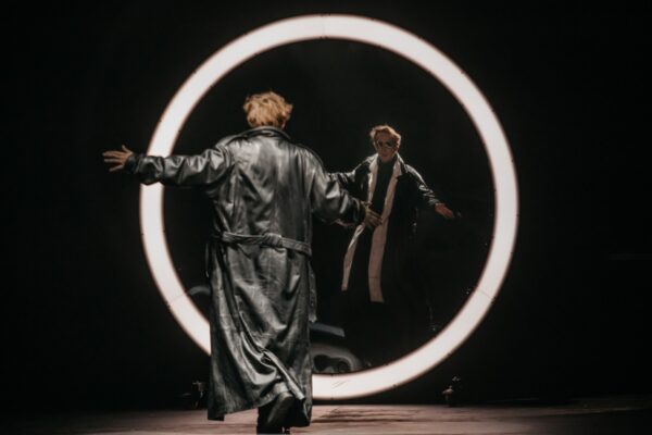 Ринг для лежачих. Спектакль «Отцы и дети», Театр Наций