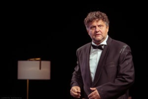 Подробнее о статье Александр Самойленко в новом спектакле «Старший сын» Театра Гоголя