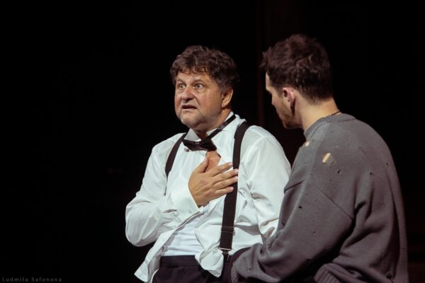 Кирилл Пирогов проверил формулу Сарафанова. «Старший сын» в Театре Гоголя