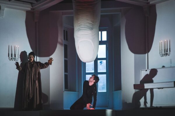 Приквел повести Кафки. Спектакль «Превращение», Театр на Таганке