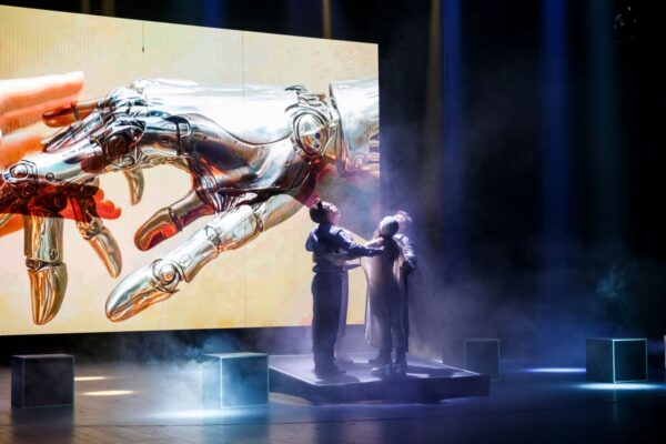 В зеленоградском «Ведогонь-театре» объединили театр и науку