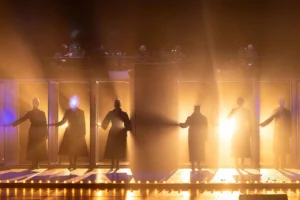 Подробнее о статье Красноярский музыкальный театр привез в Москву «Восемь женщин»