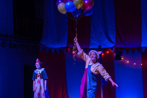 Саратовский ТЮЗ Киселева показал столичным малышам «Приключения Фунтика»