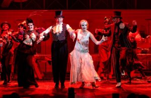 Подробнее о статье «Щастье!» по-маяковски в Театре Моссовета