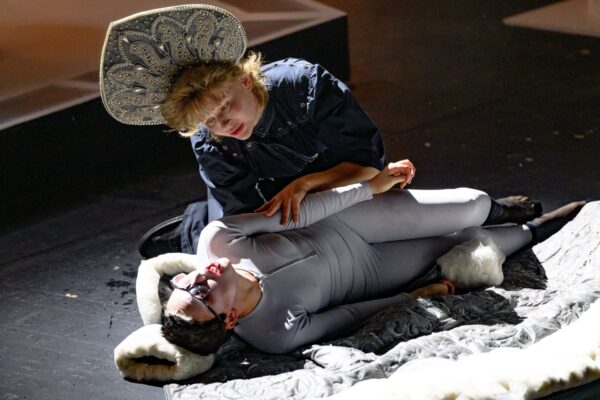 Найти в себе женщину. Премьера спектакля «Васса», Театр Наций