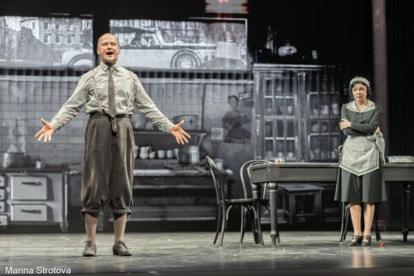 Театр Никиты Михалкова вернулся домой. Первая премьера на Поварской