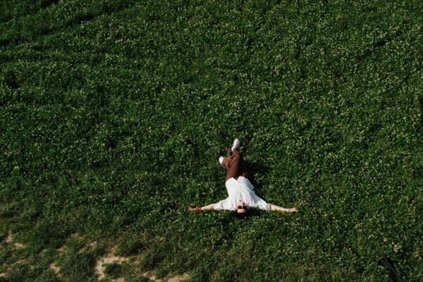 «Белый город»: миражи и реальности фестиваля «Архстояние» в Арт-парке Никола-Ленивец