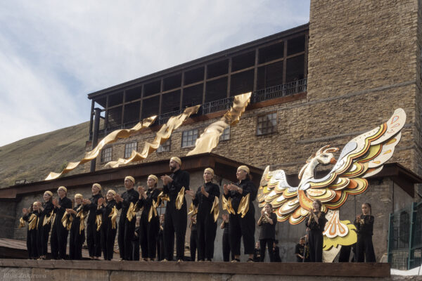 Объединяя судьбы – спектакль «Кара алтын» Театра Труда