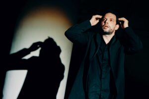 Подробнее о статье Фантасмагория о гении, который мечтал быть услышанным: как «Вивальди Superstar» заставляет услышать классическую музыку по-новому