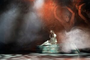 Подробнее о статье Маленький человек и телепатия. «Властелин мира» «Театрального ковчега в Дубраве» в рамках фестиваля «Биеннале театрального искусства. Уроки режиссуры»