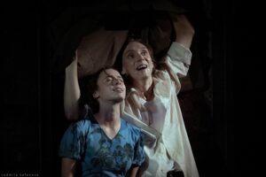 Подробнее о статье Премьера в Театре Вахтангова. Спектакль «Первая любовь последнего года»